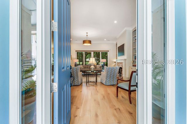 12 Primrose Ln, Hilton Head Island, SC 29926