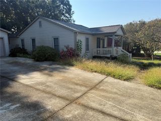 107 S LAUREL Street, Walhalla, SC 29691