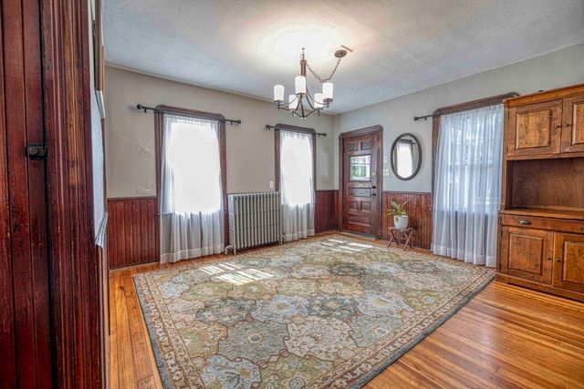 109 Jackson Ave, Somerset, MA 02725
