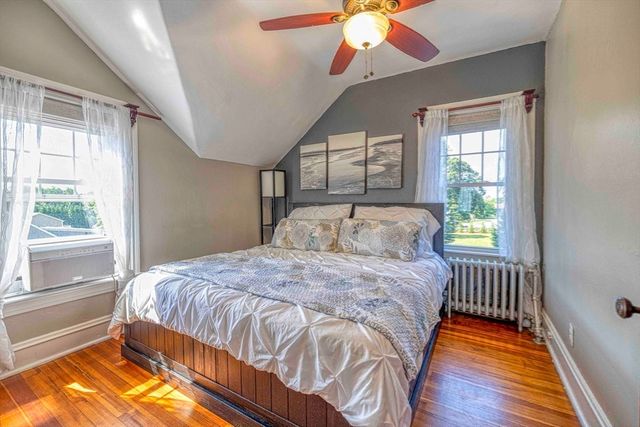 109 Jackson Ave, Somerset, MA 02725