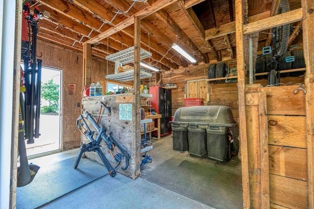 109 Jackson Ave, Somerset, MA 02725