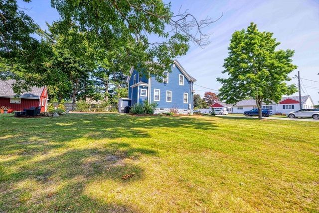 109 Jackson Ave, Somerset, MA 02725