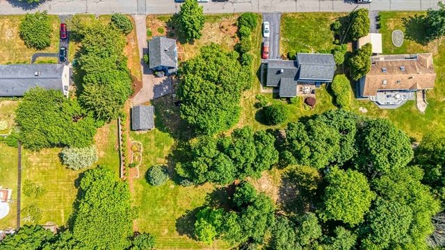 109 Jackson Ave, Somerset, MA 02725