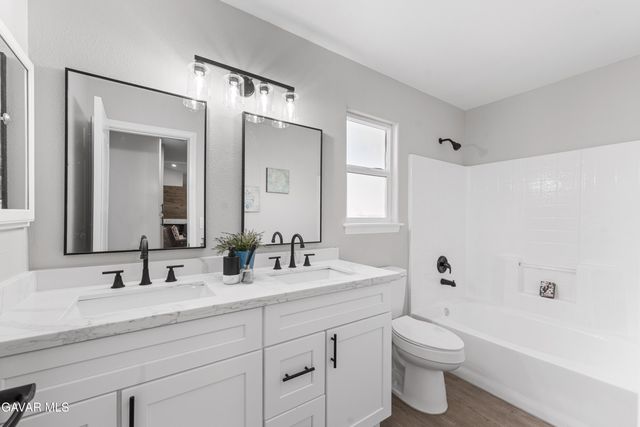 7090 Kenyon Avenue, Hesperia, CA 92345