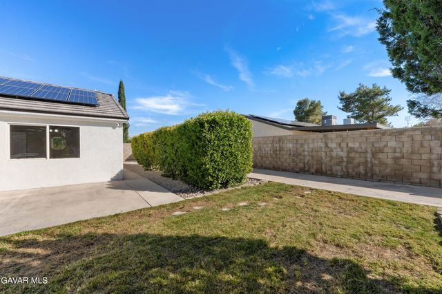 7090 Kenyon Avenue, Hesperia, CA 92345