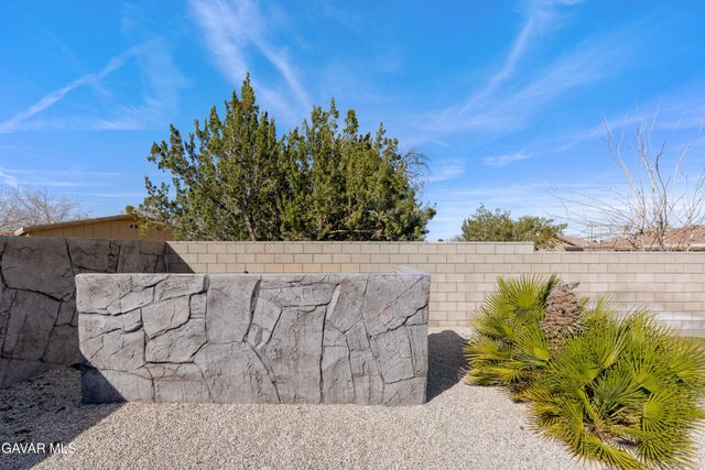 7090 Kenyon Avenue, Hesperia, CA 92345