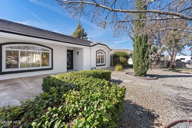 7090 Kenyon Avenue, Hesperia, CA 92345