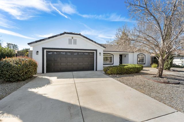 7090 Kenyon Avenue, Hesperia, CA 92345