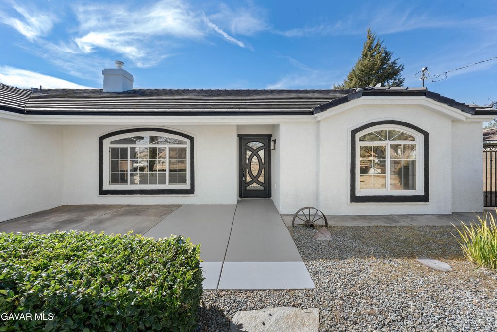 7090 Kenyon Avenue, Hesperia, CA 92345