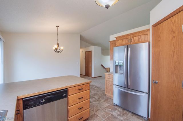 3661 Taylor Street S, Fargo, ND 58104