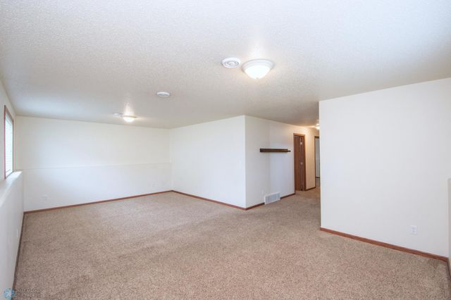 3661 Taylor Street S, Fargo, ND 58104
