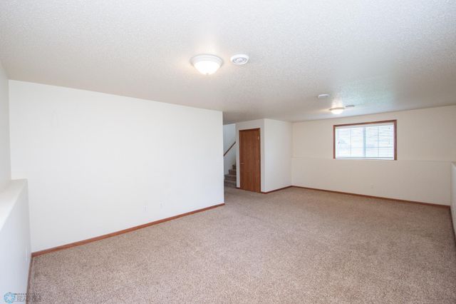3661 Taylor Street S, Fargo, ND 58104