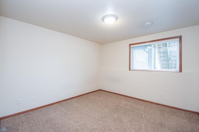 3661 Taylor Street S, Fargo, ND 58104