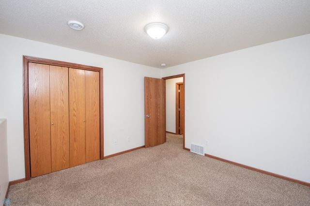 3661 Taylor Street S, Fargo, ND 58104