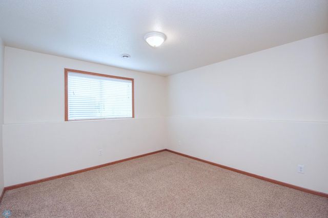 3661 Taylor Street S, Fargo, ND 58104