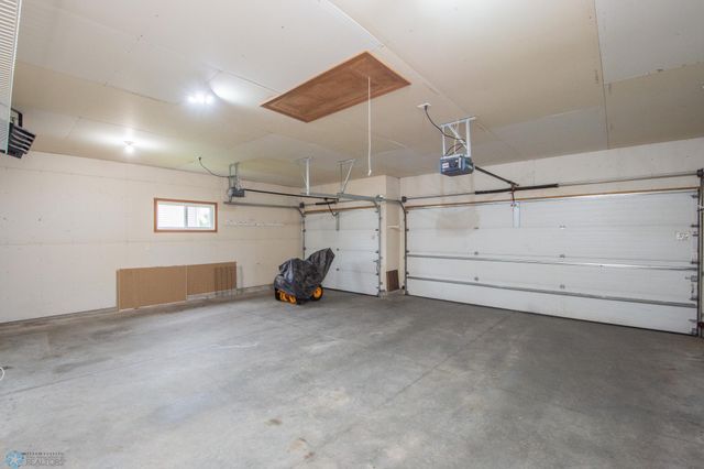3661 Taylor Street S, Fargo, ND 58104
