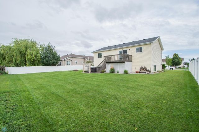 3661 Taylor Street S, Fargo, ND 58104