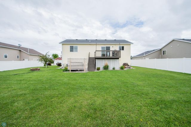 3661 Taylor Street S, Fargo, ND 58104