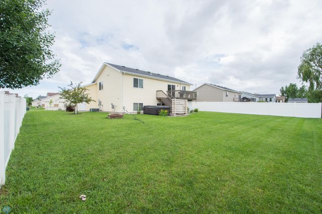 3661 Taylor Street S, Fargo, ND 58104