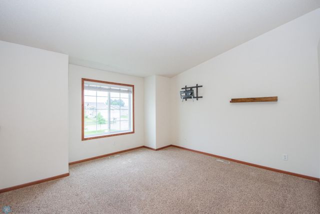 3661 Taylor Street S, Fargo, ND 58104