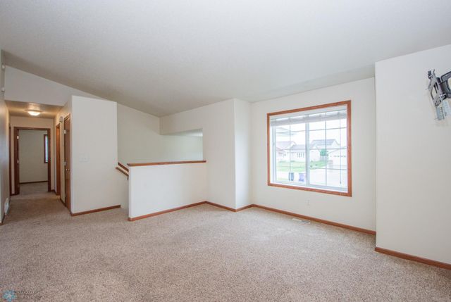 3661 Taylor Street S, Fargo, ND 58104