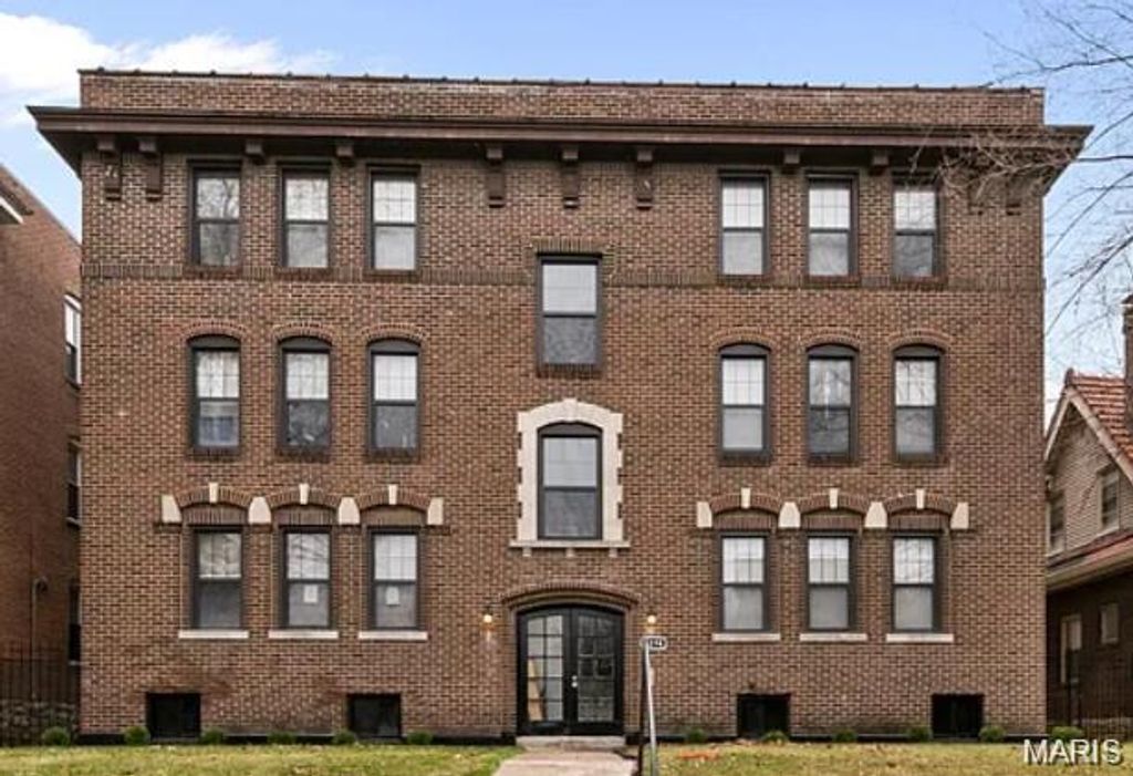 6274 Cates Avenue 2E, University City, MO 63130