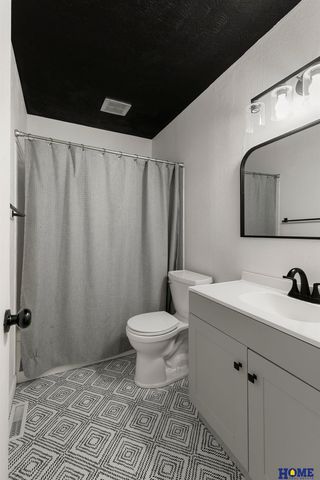 1808 Mindoro Drive, Lincoln, NE 68506