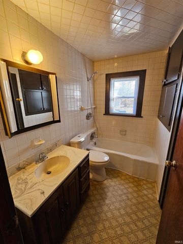 3022 Hartzer Street, South Bend, IN 46628