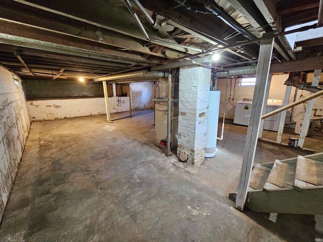 3022 Hartzer Street, South Bend, IN 46628