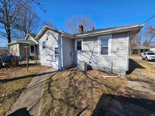 3022 Hartzer Street, South Bend, IN 46628