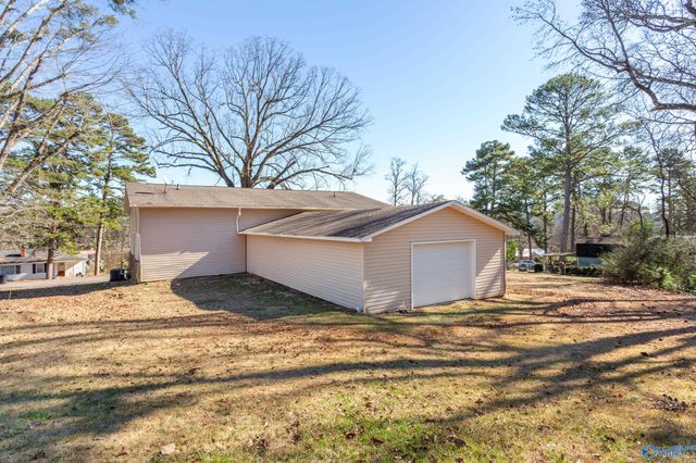 2506 Hillcrest Drive, Gadsden, AL 35904