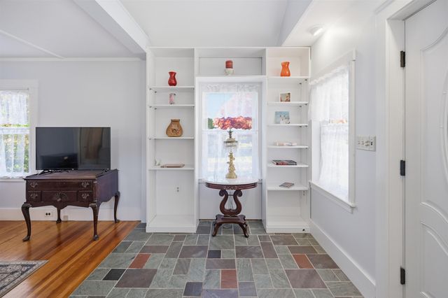 11 Davis Park, Plaistow, NH 03865