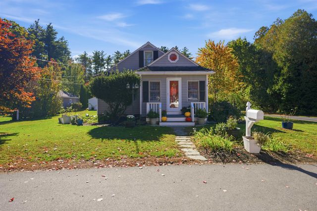 11 Davis Park, Plaistow, NH 03865