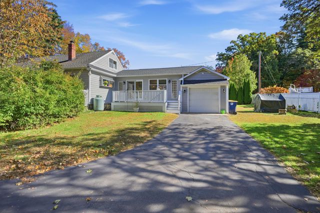 11 Davis Park, Plaistow, NH 03865