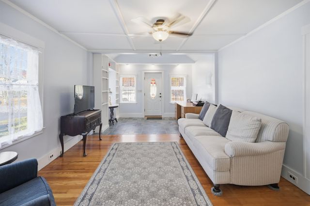 11 Davis Park, Plaistow, NH 03865