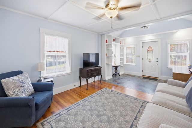 11 Davis Park, Plaistow, NH 03865