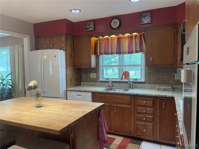 5624 East Main Street, Verona, NY 13478