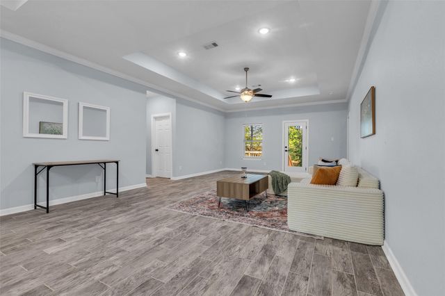 237 Camden Hills Drive, Montgomery, TX 77356