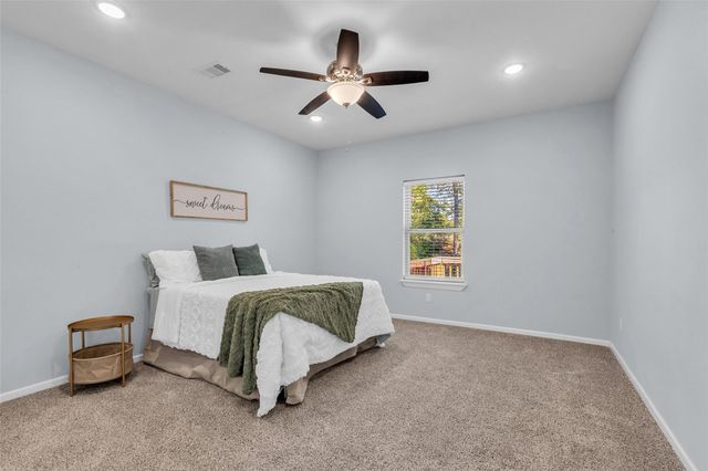 237 Camden Hills Drive, Montgomery, TX 77356