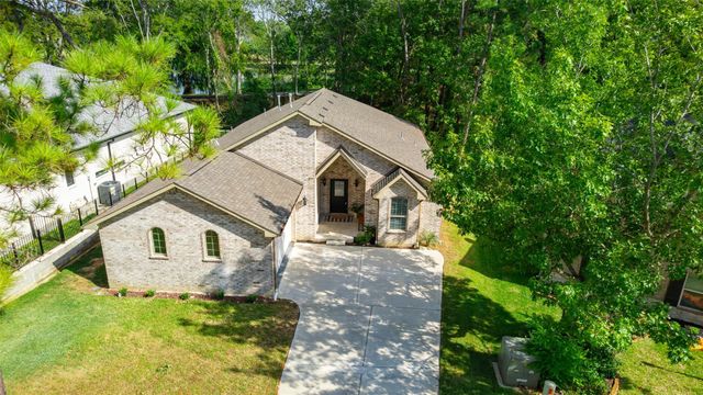 237 Camden Hills Drive, Montgomery, TX 77356