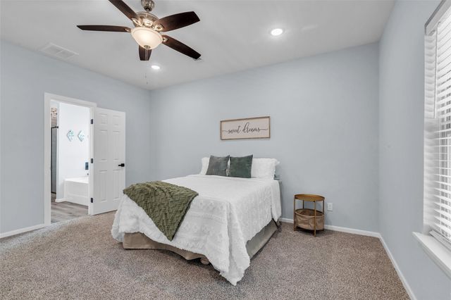 237 Camden Hills Drive, Montgomery, TX 77356