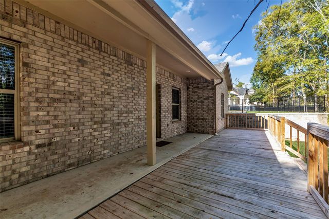 237 Camden Hills Drive, Montgomery, TX 77356