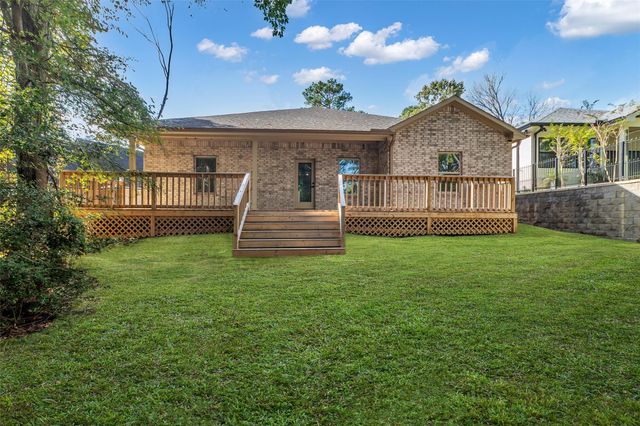 237 Camden Hills Drive, Montgomery, TX 77356