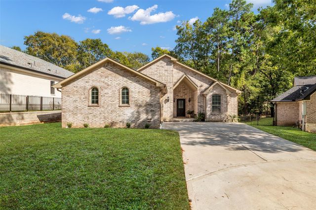 237 Camden Hills Drive, Montgomery, TX 77356