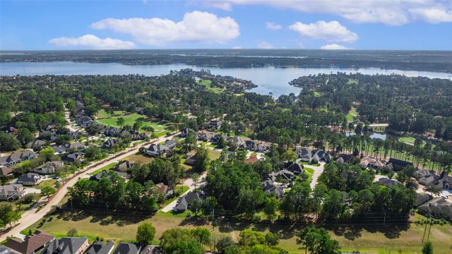 237 Camden Hills Drive, Montgomery, TX 77356