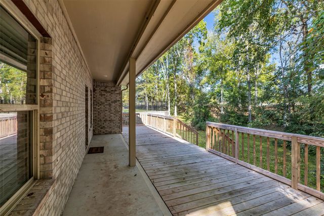237 Camden Hills Drive, Montgomery, TX 77356