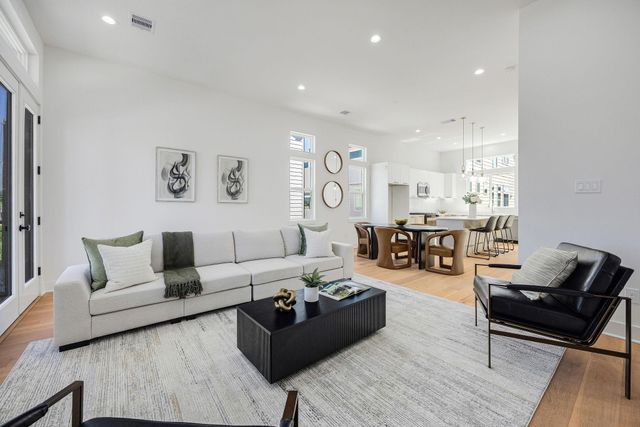 303 Marcella Street N, Houston, TX 77091