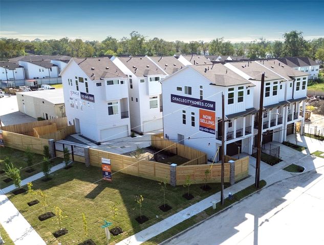 303 Marcella Street N, Houston, TX 77091