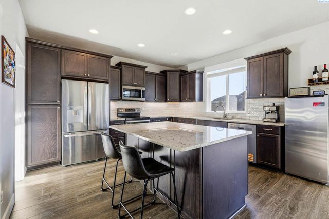 3035 Wild Canyon Way, Richland, WA 99354