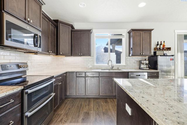 3035 Wild Canyon Way, Richland, WA 99354